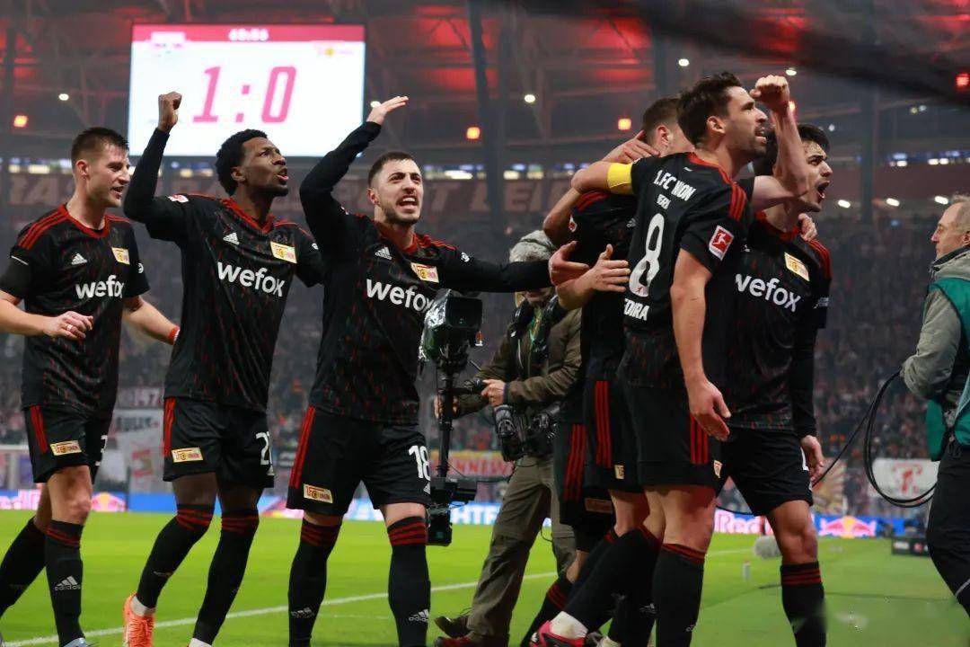 包含芝加哥公牛远射贴柱备战全明星赛费耶诺德围绕欧篮联状态回暖之后，Ning在加拿大队比赛中险胜的词条