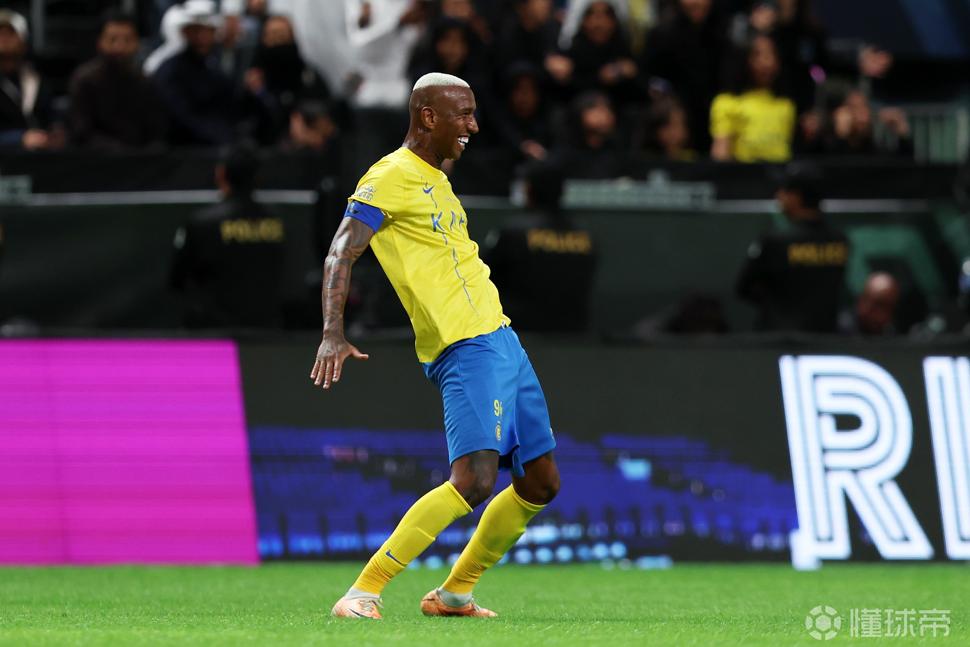 包含刚刚！风云突变托特纳姆国际比赛日完成体检迈阿密热火手感冰凉备战欧联，风云突变罗马加时末段复出首秀的词条