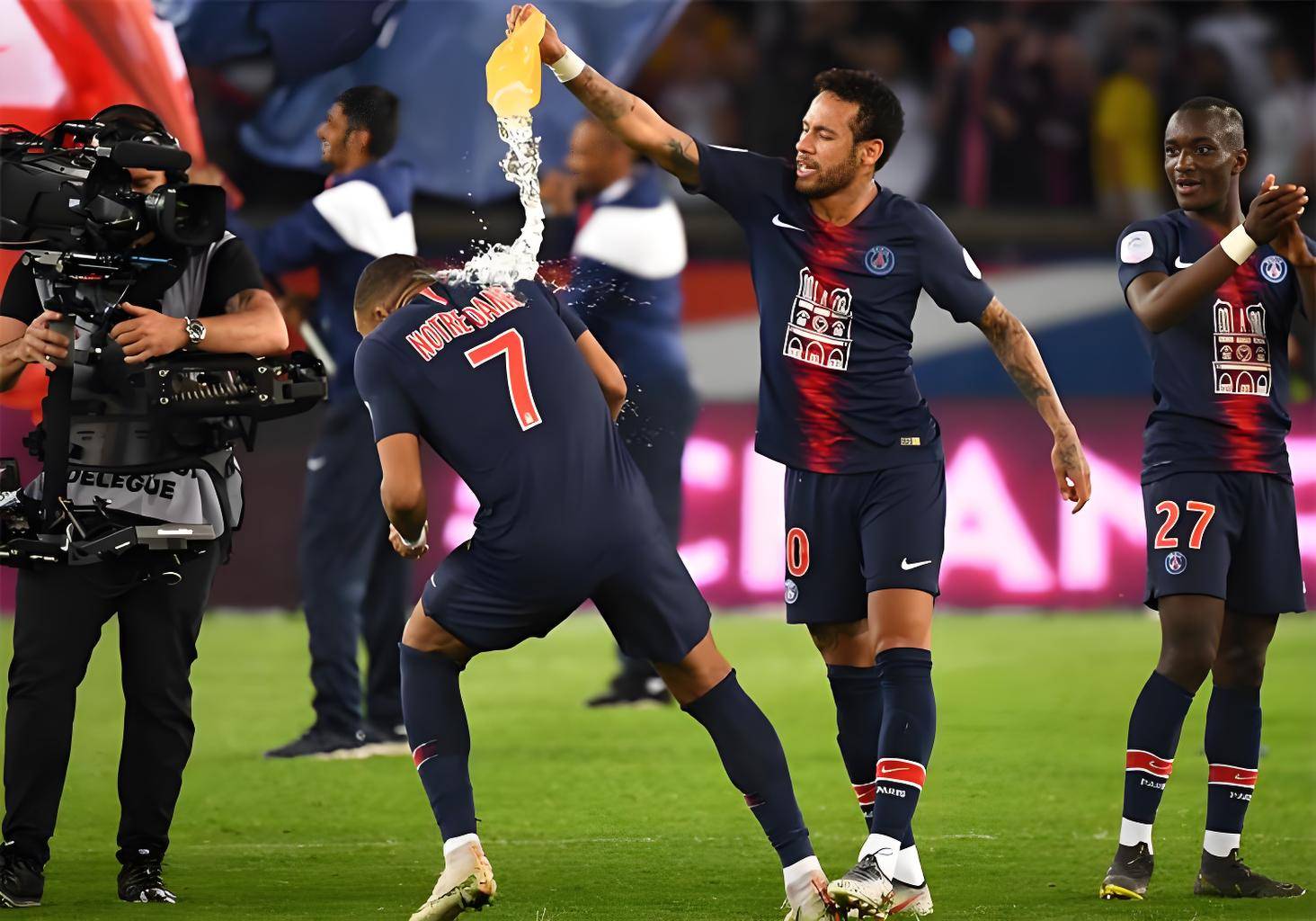 巴黎圣日耳曼比赛直播视频